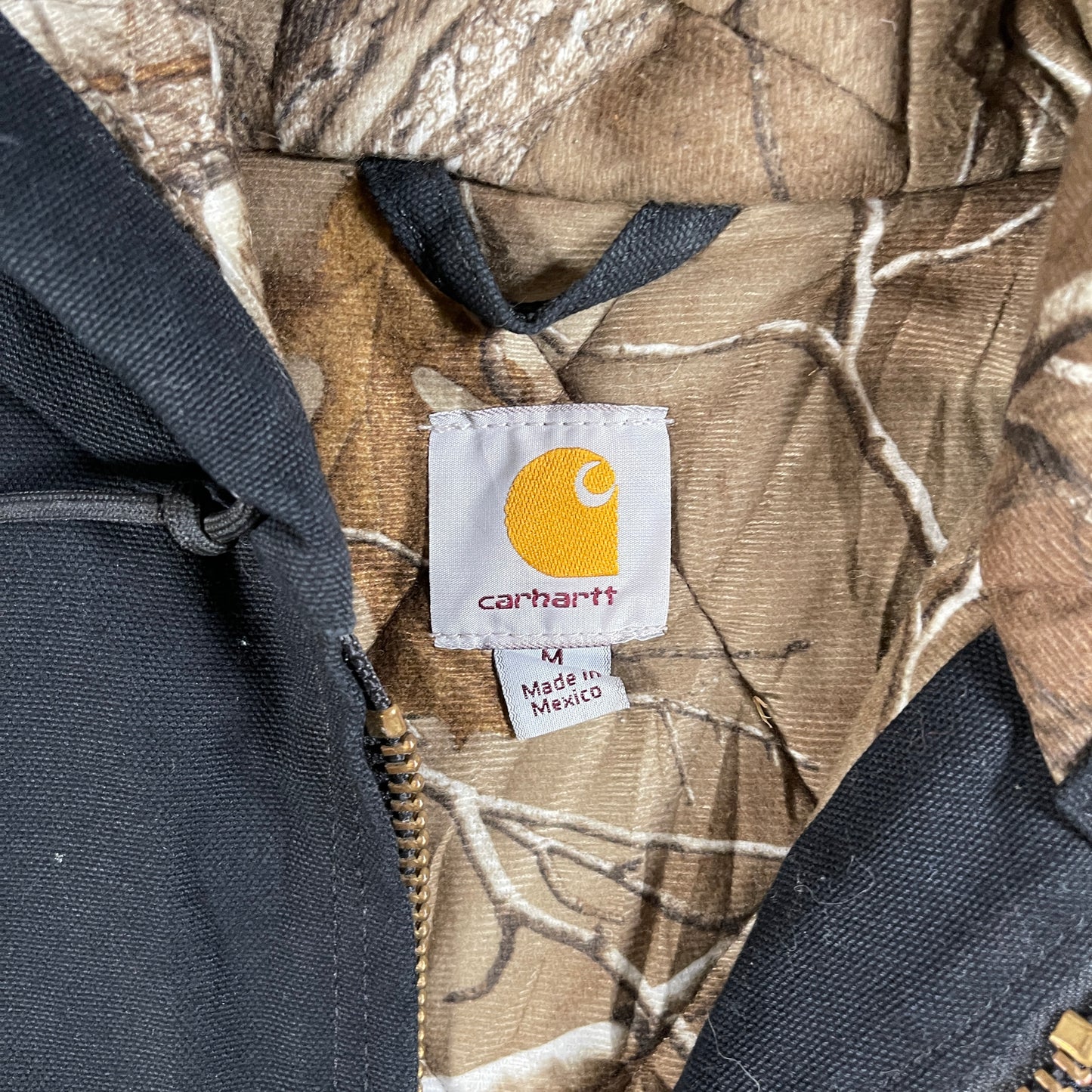 Black Carhartt Hooded Active Jacket w/ Real Tree Lining - Medium